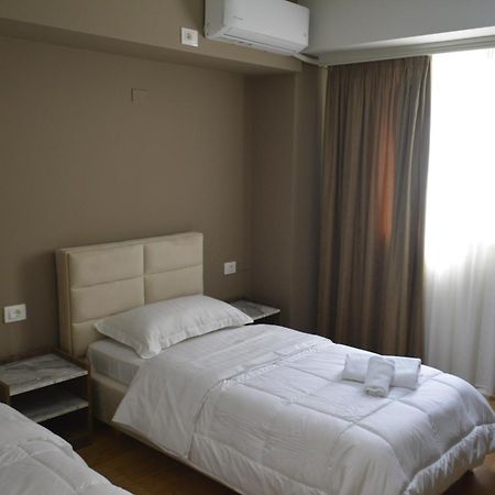 Hotel Her Vlorë Exteriör bild