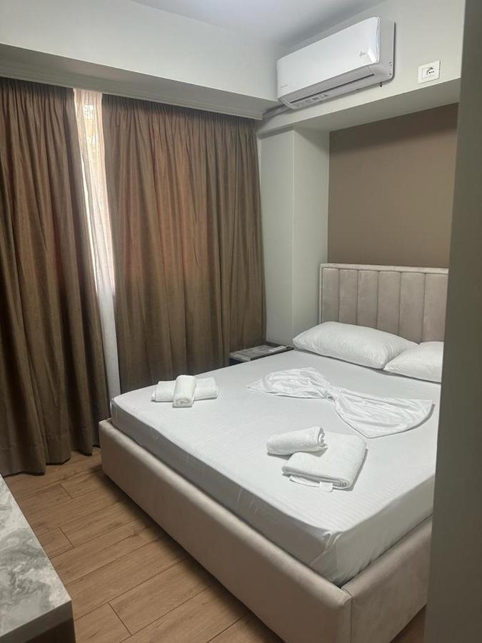 Hotel Her Vlorë Exteriör bild